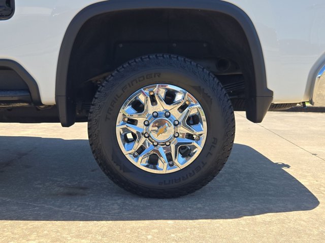 Used 2025 Chevrolet Silverado 2500 LT AWD/4WD image 9