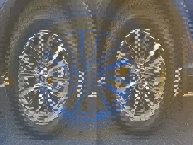 Used 2019 Toyota Highlander XLE image 11