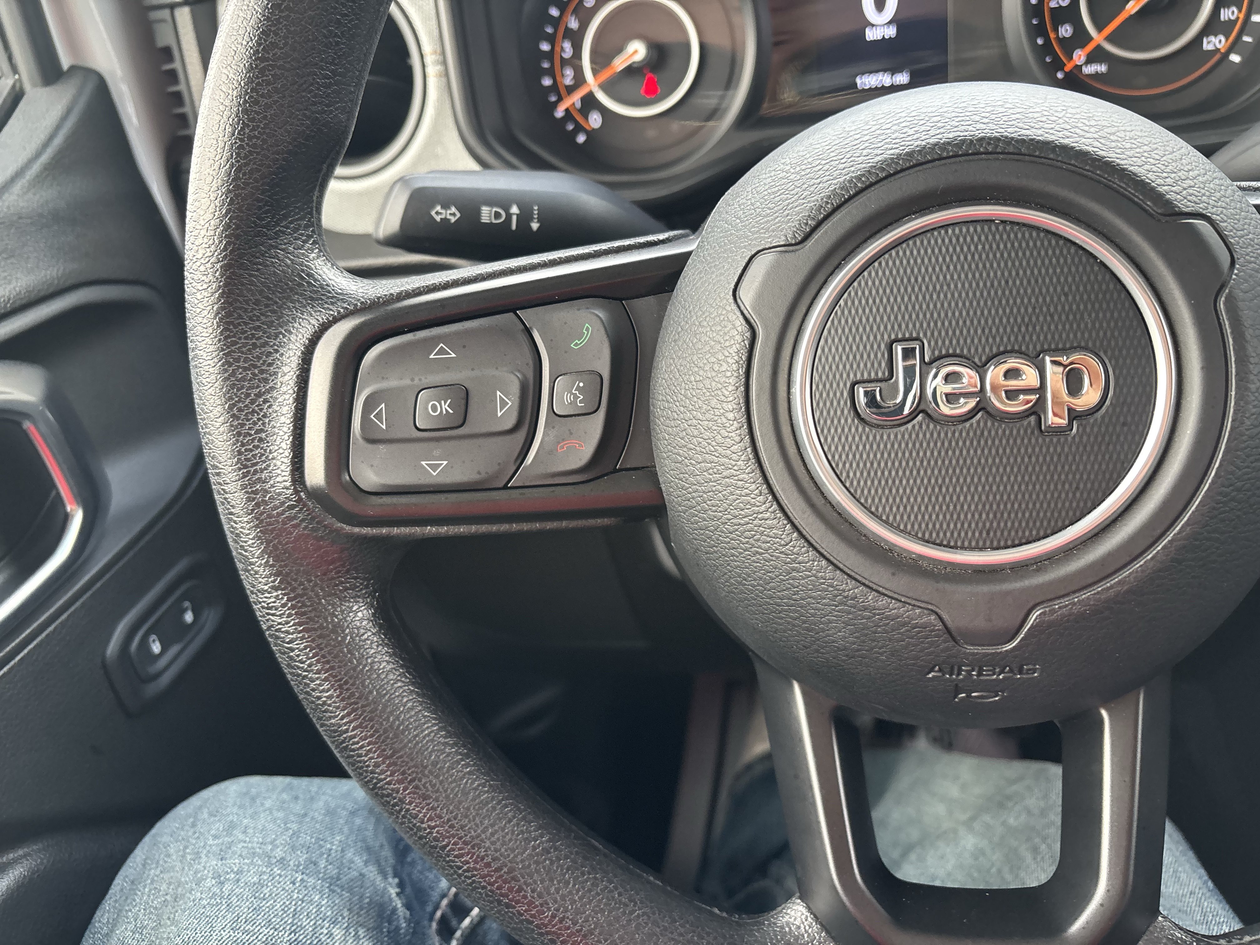 Used 2025 Jeep Wrangler Unlimited Sport AWD/4WD image 29
