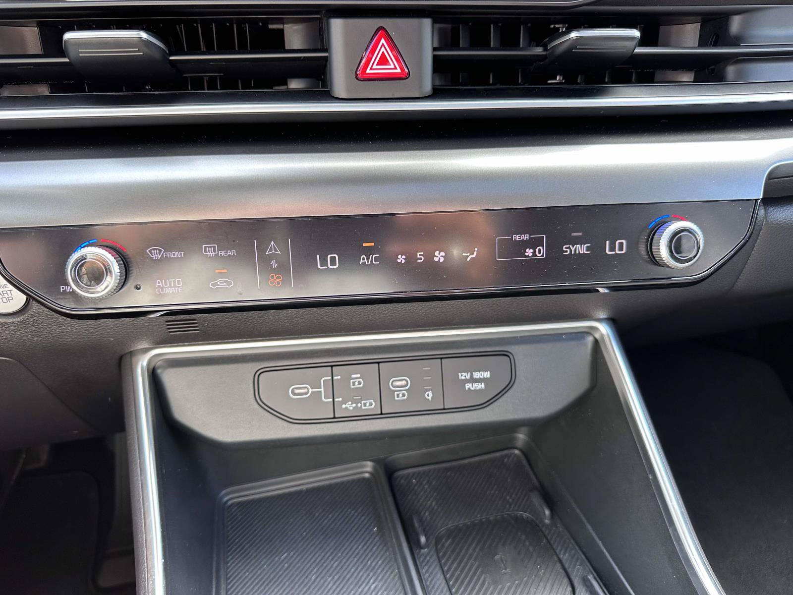 Used 2025 Kia Carnival SX Prestige FWD image 25