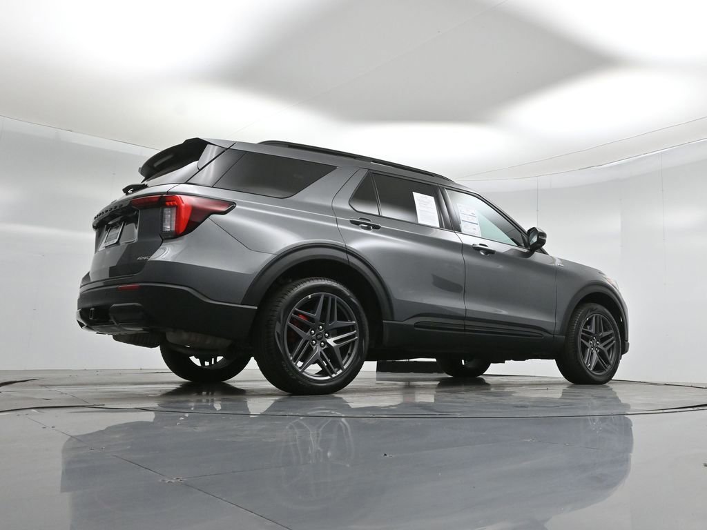 Certified 2025 Ford Explorer ST-Line w/ ST-Line Street Pack image 15
