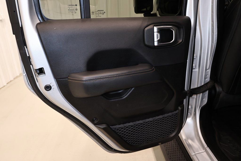 Used 2022 Jeep Wrangler Unlimited Sahara image 18