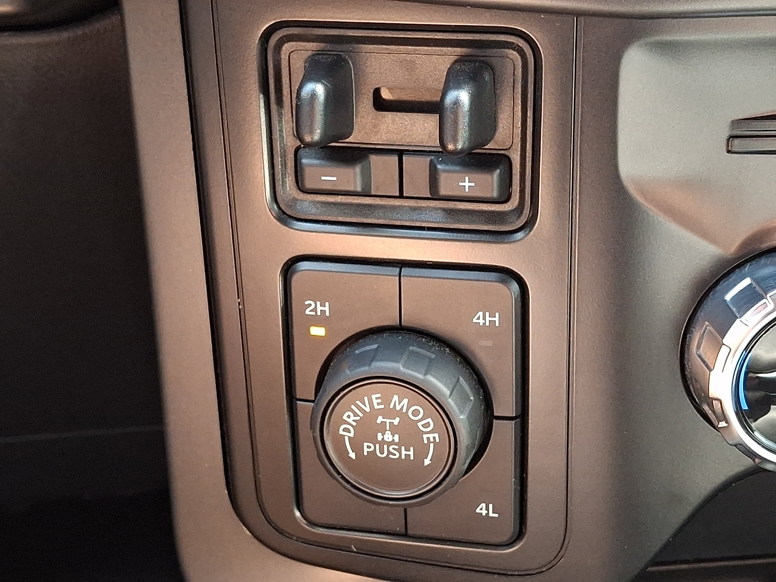 Certified 2024 Ford F150 XLT w/ Equipment Group 302A MID AWD/4WD image 27