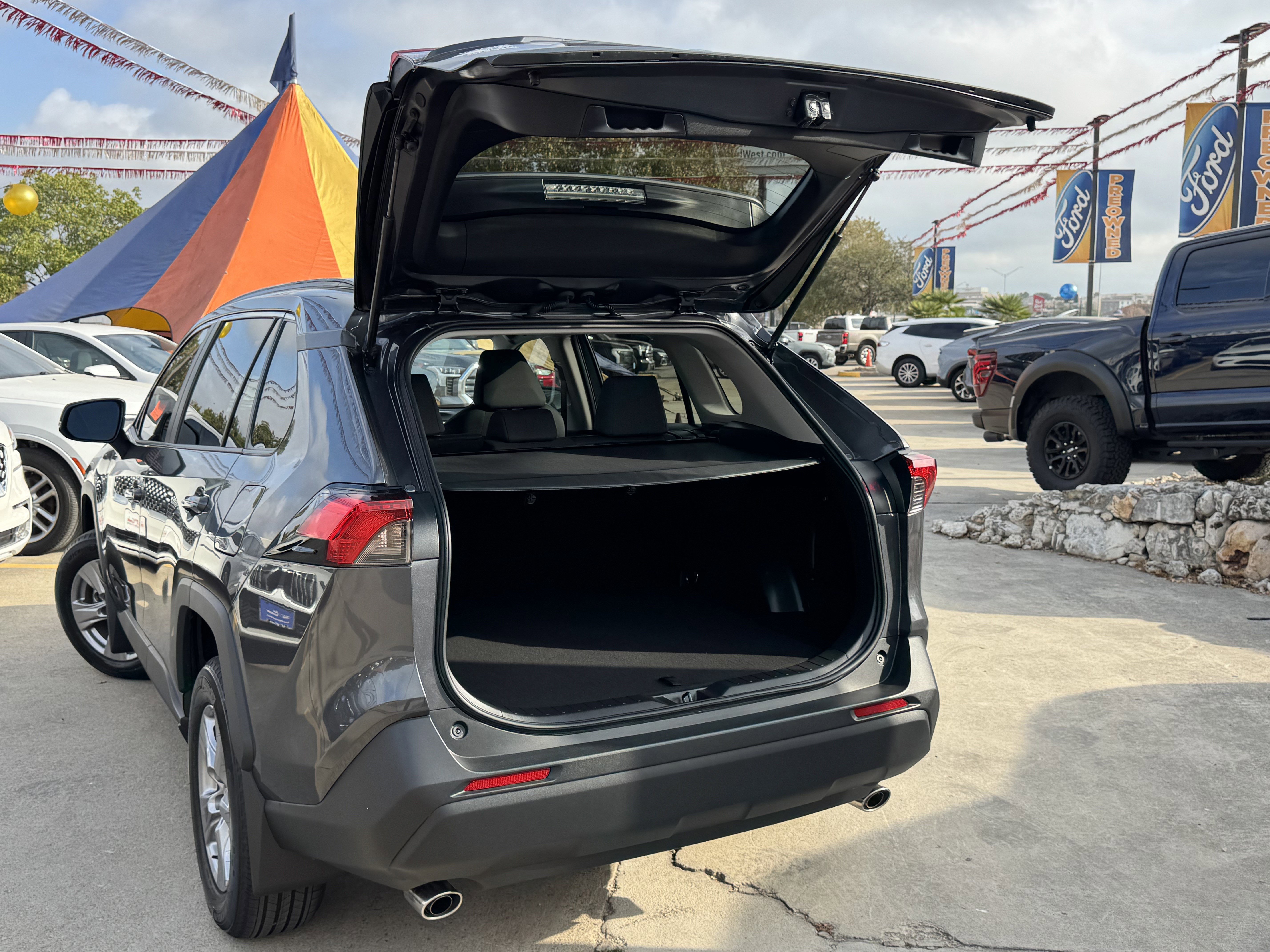 Used 2025 Toyota RAV4 XLE image 6