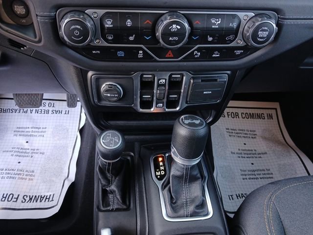 Used 2025 Jeep Wrangler Unlimited Sahara w/ Safety Group image 21