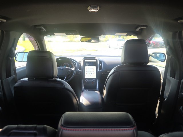 Certified 2021 Ford Edge ST-Line FWD image 12