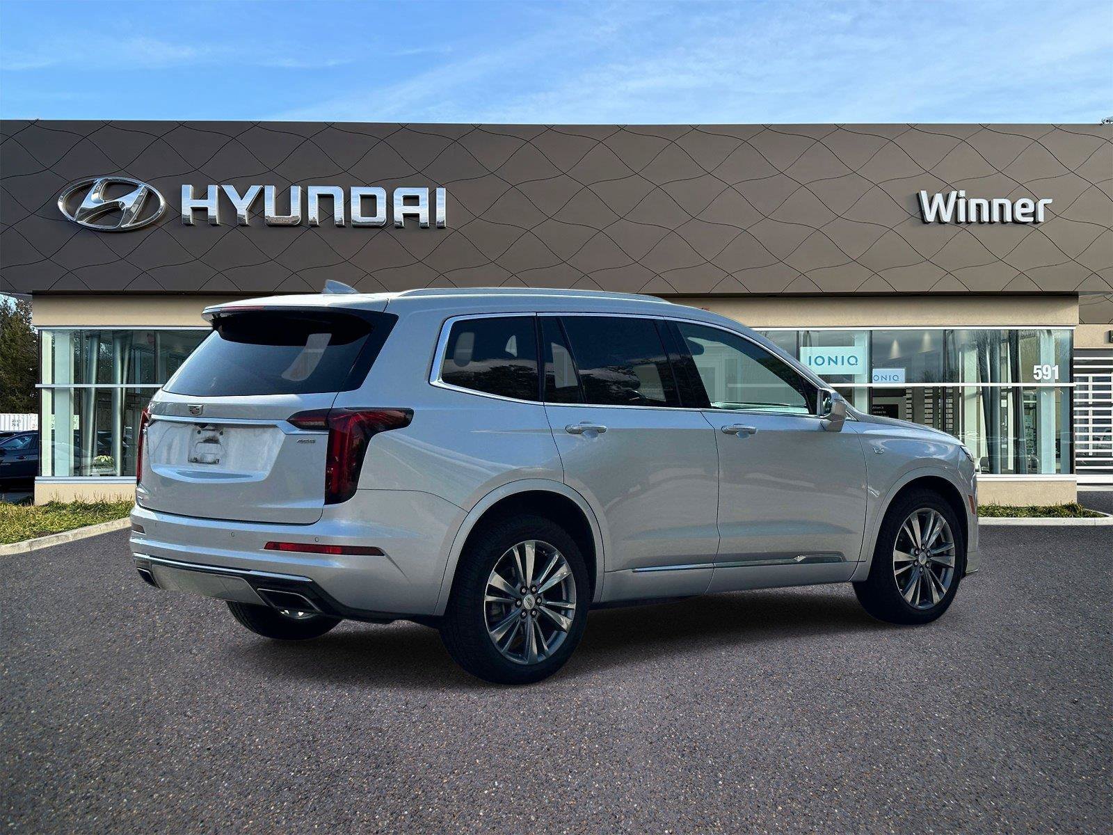 Used 2020 Cadillac XT6 Premium Luxury AWD/4WD image 4