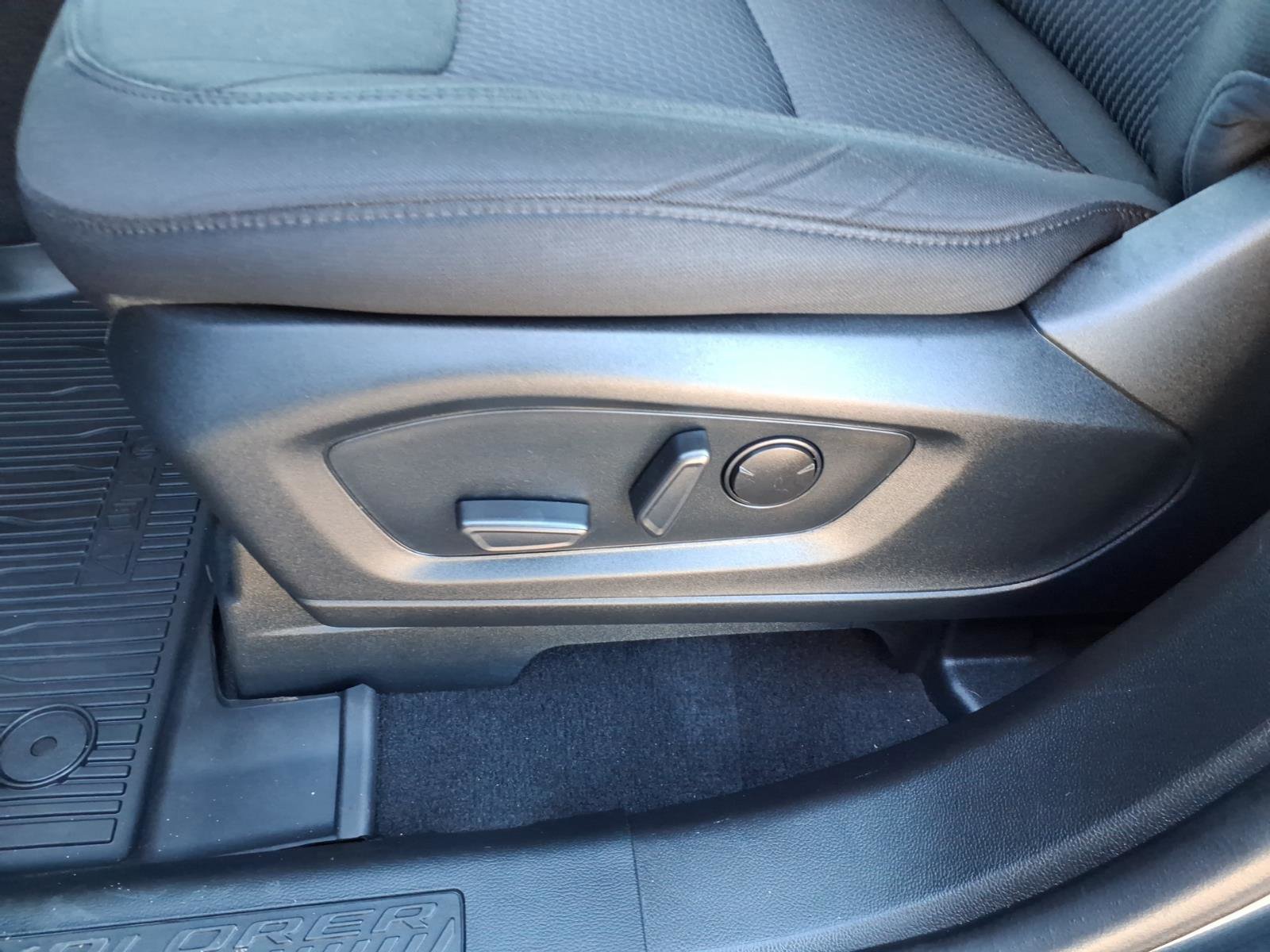 Certified 2023 Ford Explorer XLT w/ Class IV Trailer Tow Package image 12