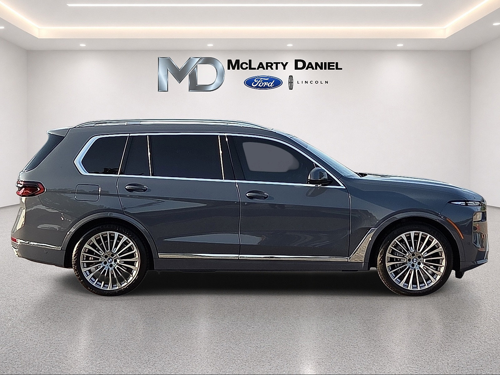 Used 2024 BMW X7 xDrive40i AWD/4WD image 6