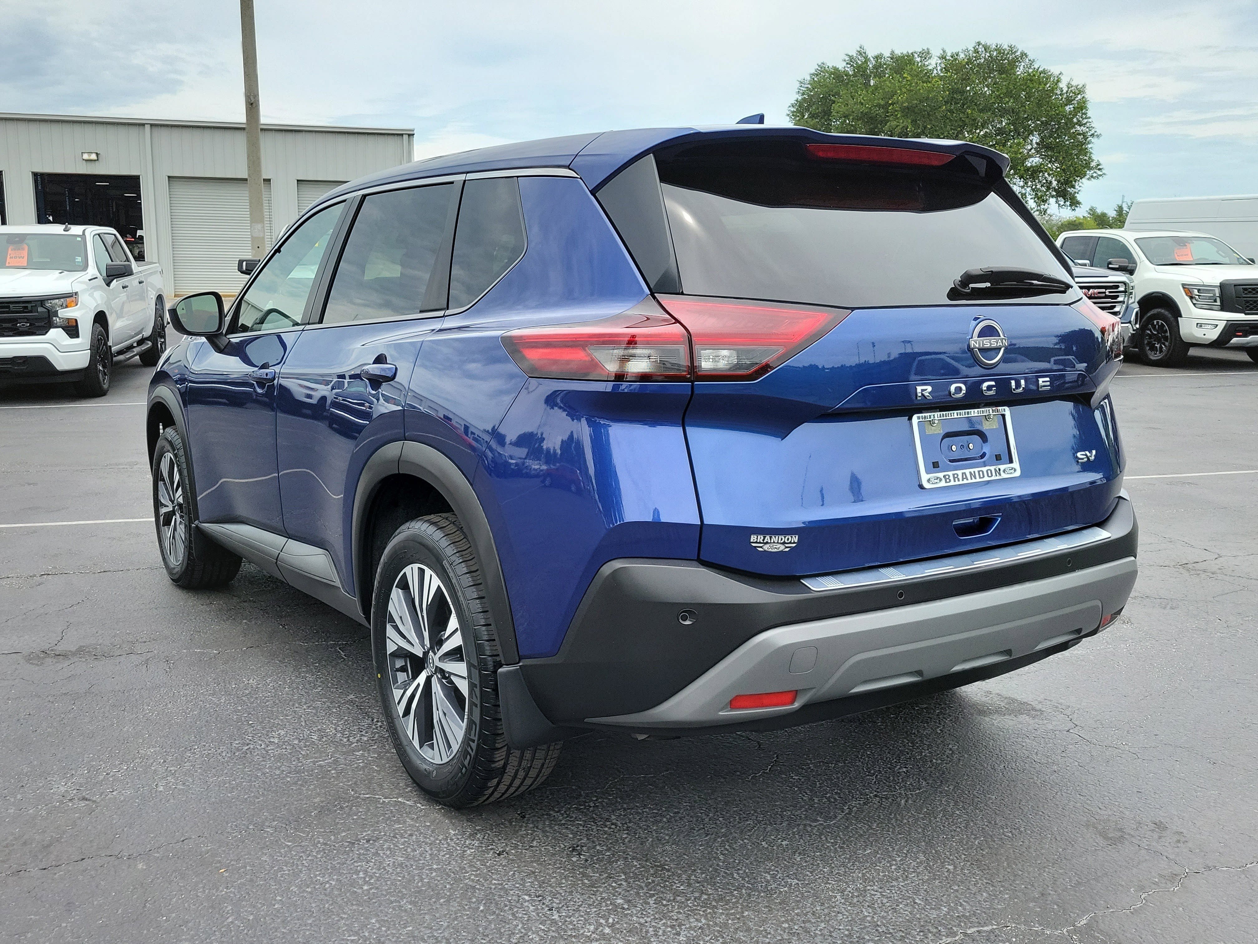 Used 2023 Nissan Rogue SV FWD image 7