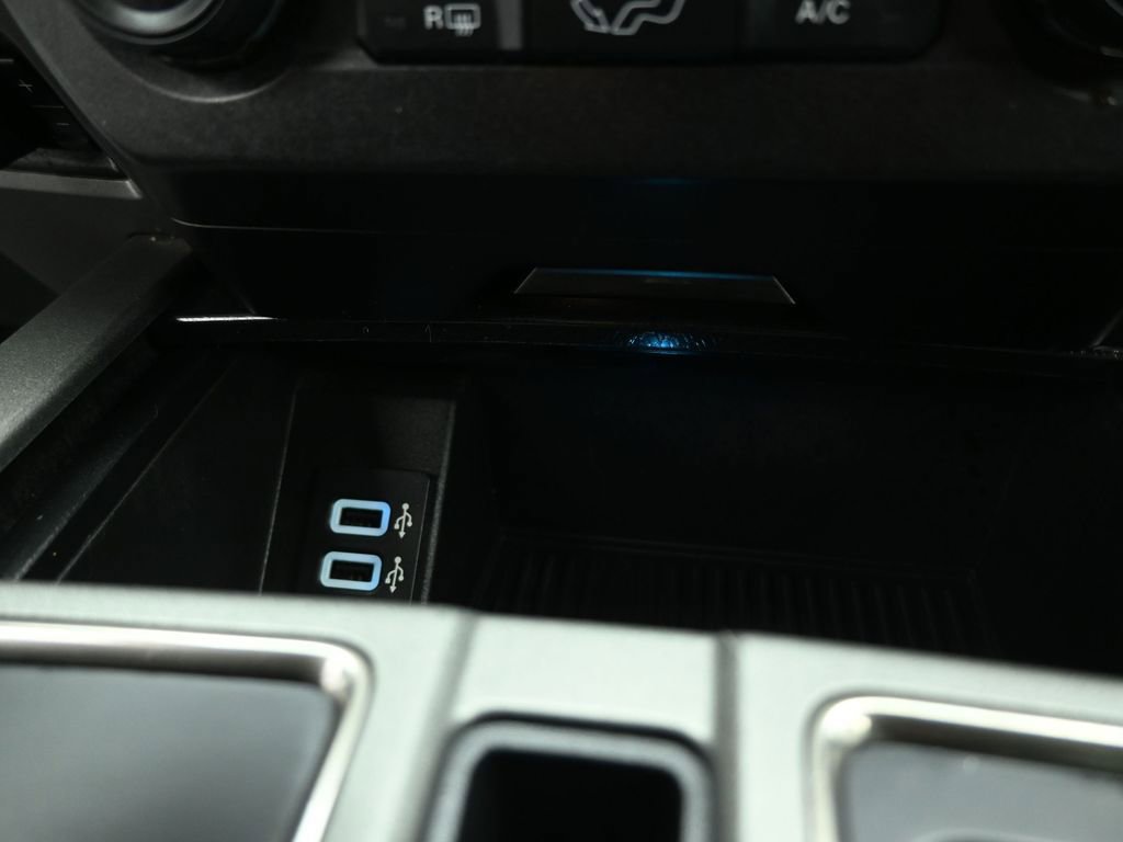 Certified 2017 Ford F150 Raptor w/ Equipment Group 801A Mid image 18