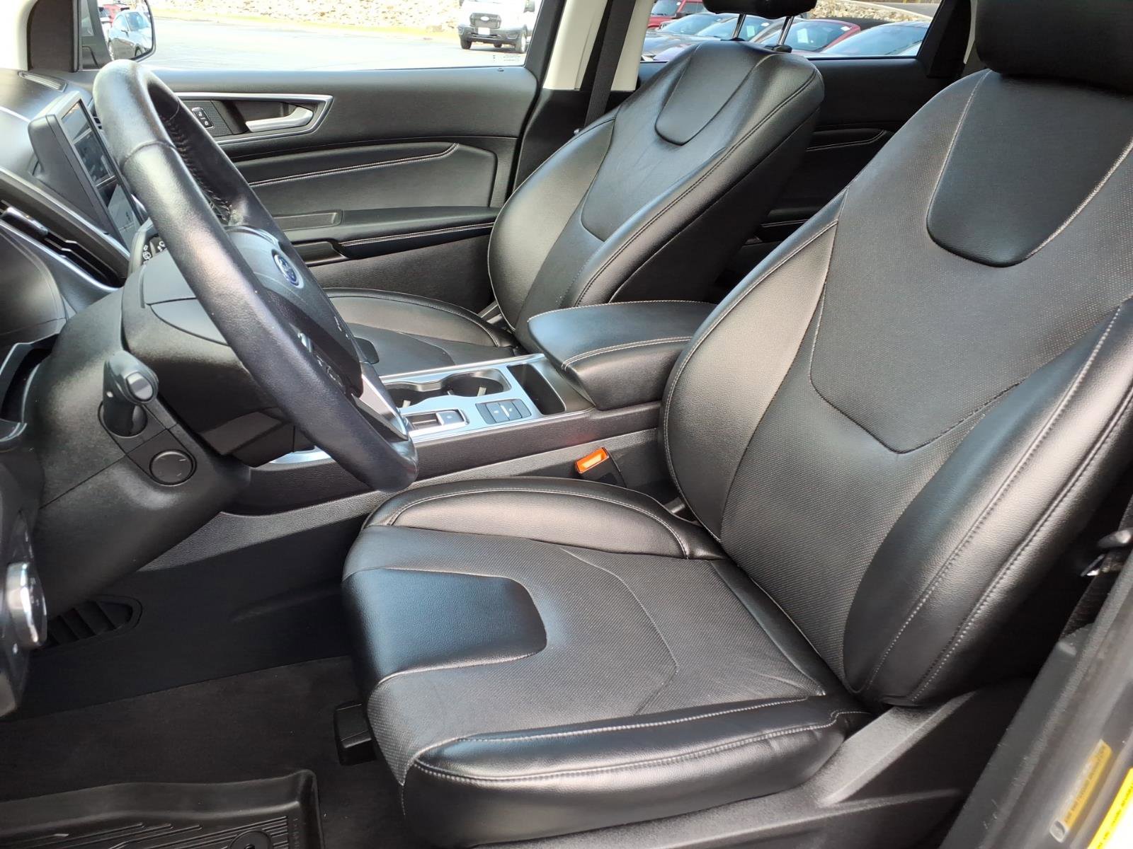 Certified 2022 Ford Edge Titanium w/ Equipment Group 301A AWD/4WD image 22