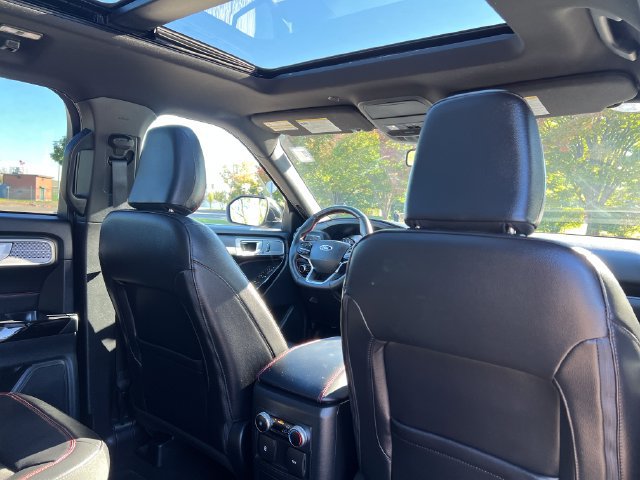 Certified 2023 Ford Explorer ST-Line w/ Class IV Trailer Tow Package AWD/4WD image 33