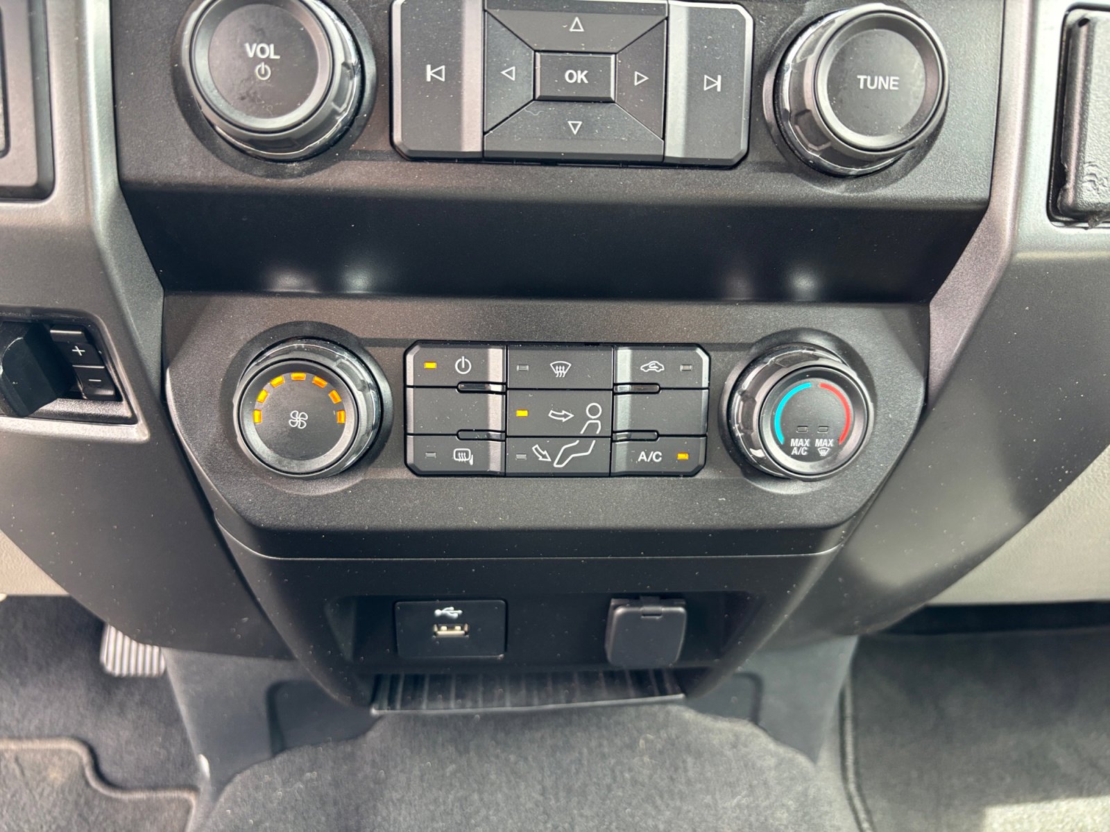 Certified 2019 Ford F250 XLT AWD/4WD image 30