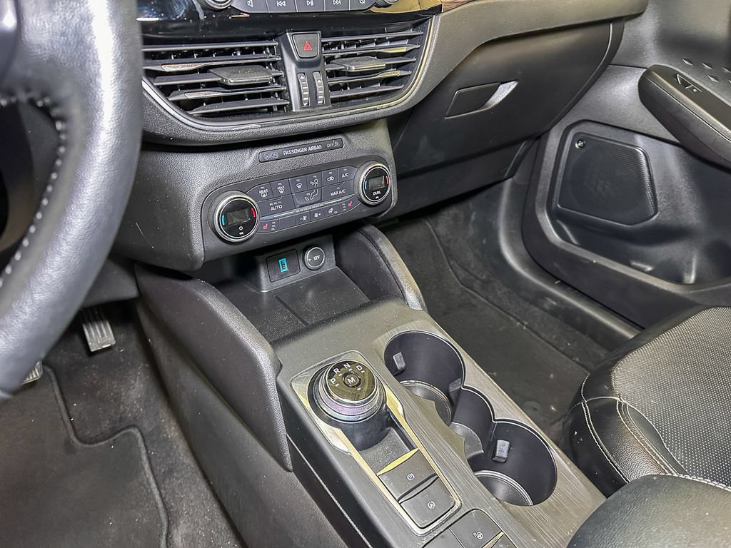 Certified 2020 Ford Escape Titanium AWD/4WD image 45