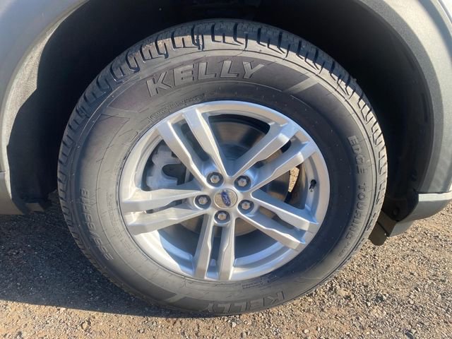 Certified 2022 Ford Explorer XLT w/ Equipment Group 202A image 9