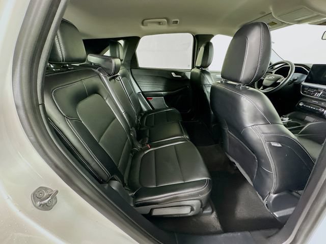 Certified 2024 Ford Escape Platinum AWD/4WD image 32
