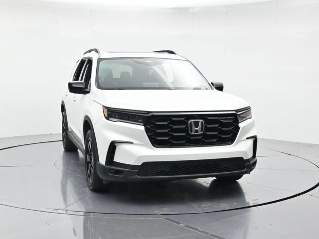 Used 2025 Honda Pilot Black Edition image 4