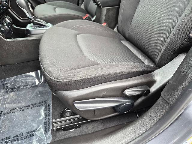 Used 2023 Jeep Renegade Latitude image 14