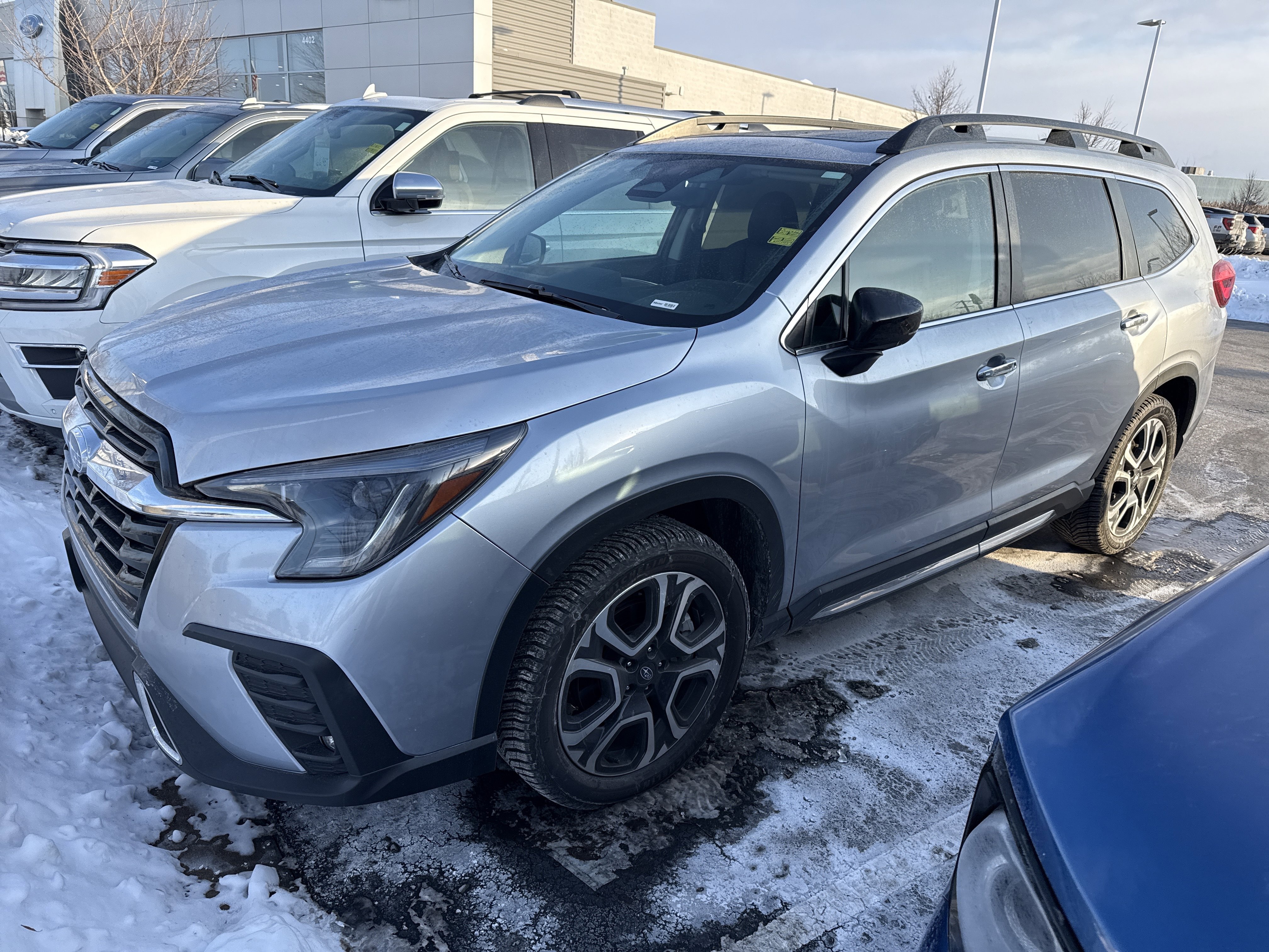 Used 2024 Subaru Ascent Touring image 2