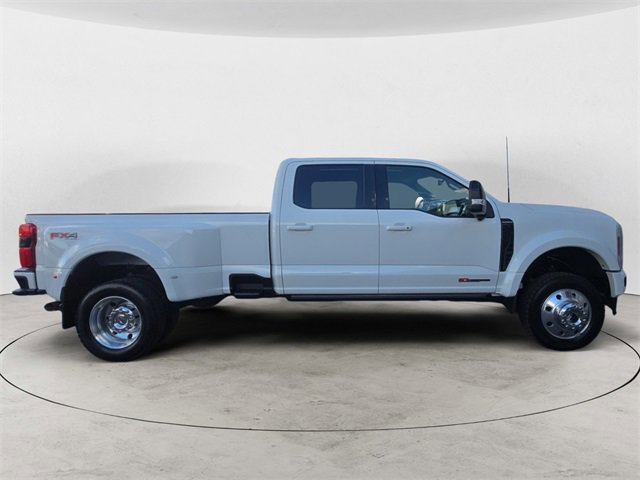 Certified 2025 Ford F450 Platinum w/ FX4 Off-Road Package image 2