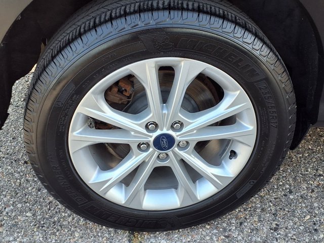 Certified 2017 Ford Escape SE w/ Equipment Group 201A FWD image 25