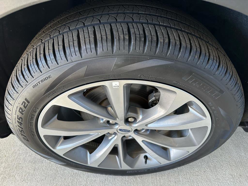 Certified 2025 Ford Explorer Platinum w/ Ultimate Package image 12