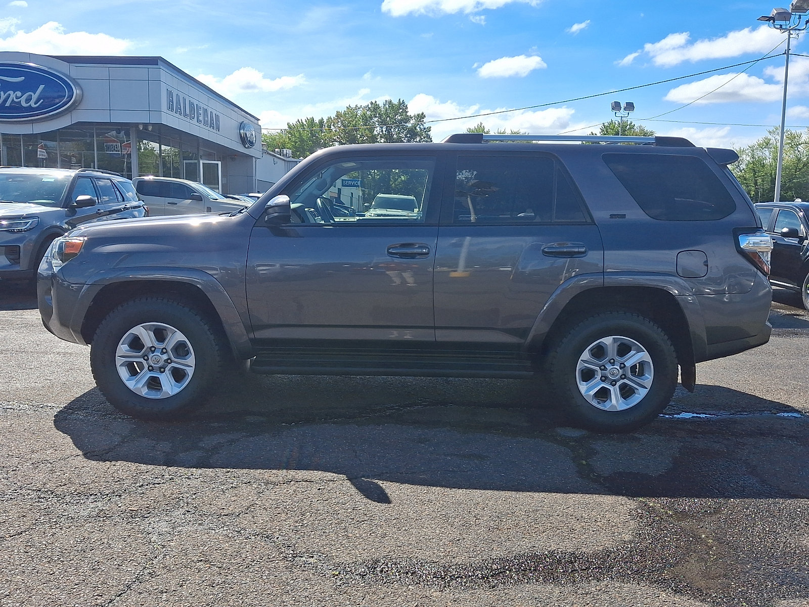 Used 2020 Toyota 4Runner SR5 w/ Wilderness Package AWD/4WD image 4
