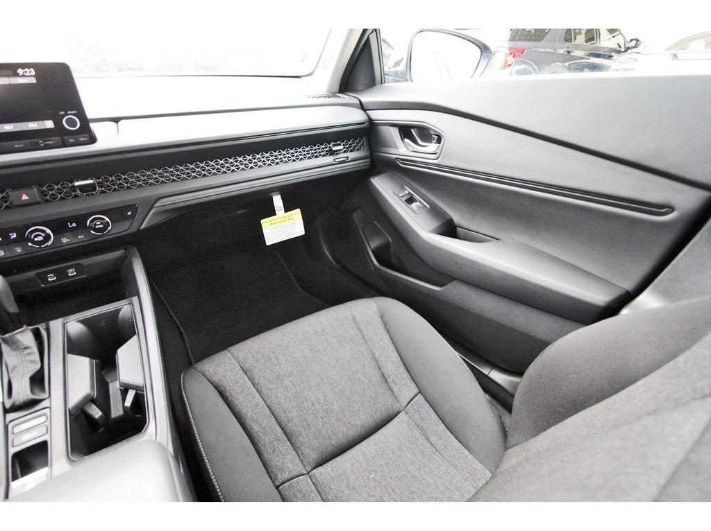 Used 2025 Honda Accord SE image 13