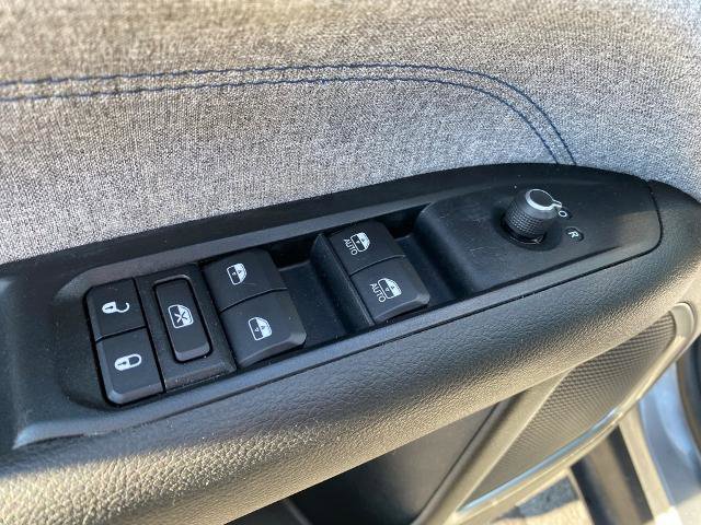 Used 2022 Jeep Compass Latitude image 13