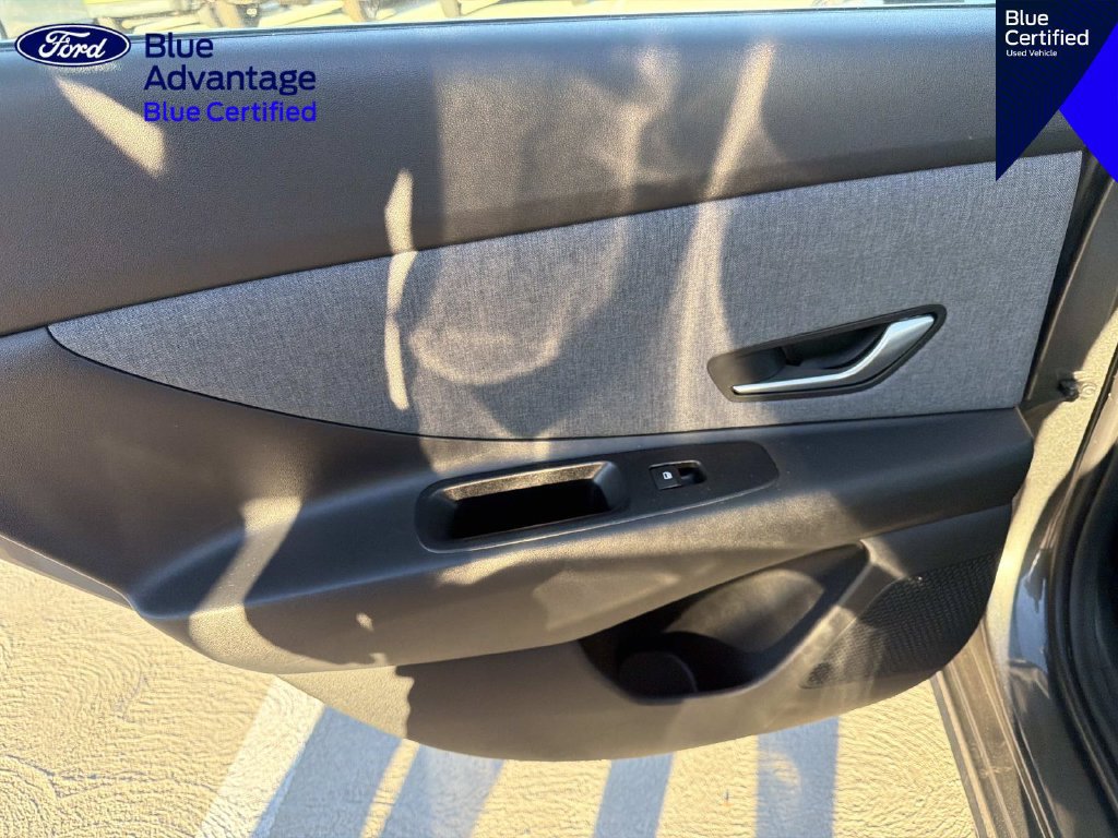Used 2025 Hyundai Elantra Limited FWD image 9