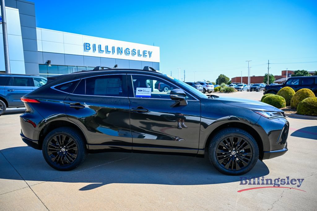 Used 2023 Toyota Venza Nightshade AWD/4WD image 8