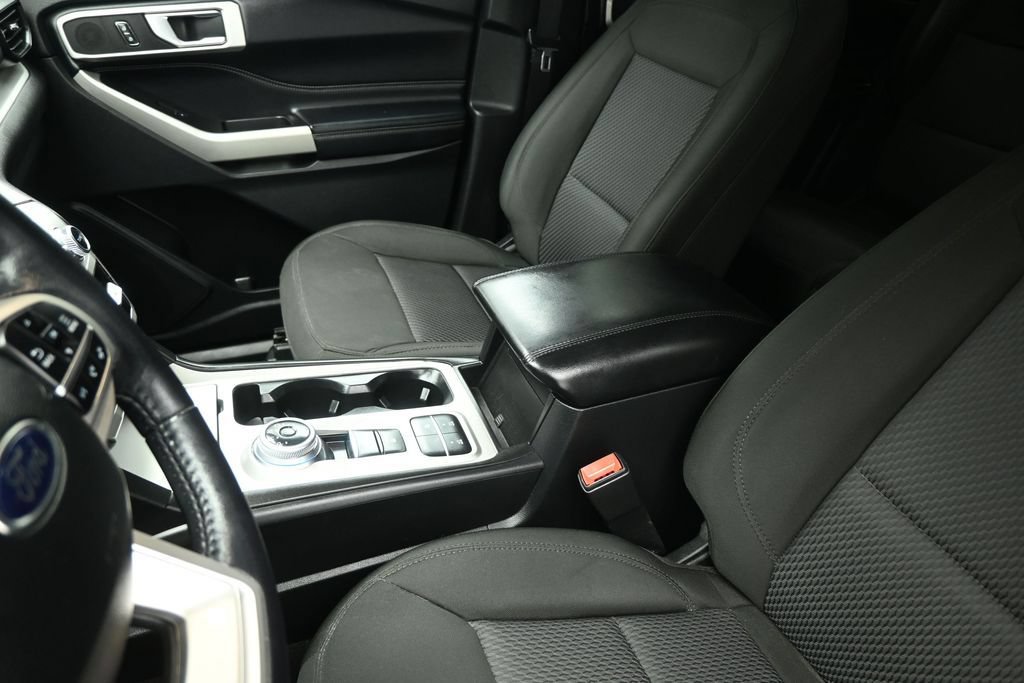 Certified 2022 Ford Explorer XLT RWD image 17