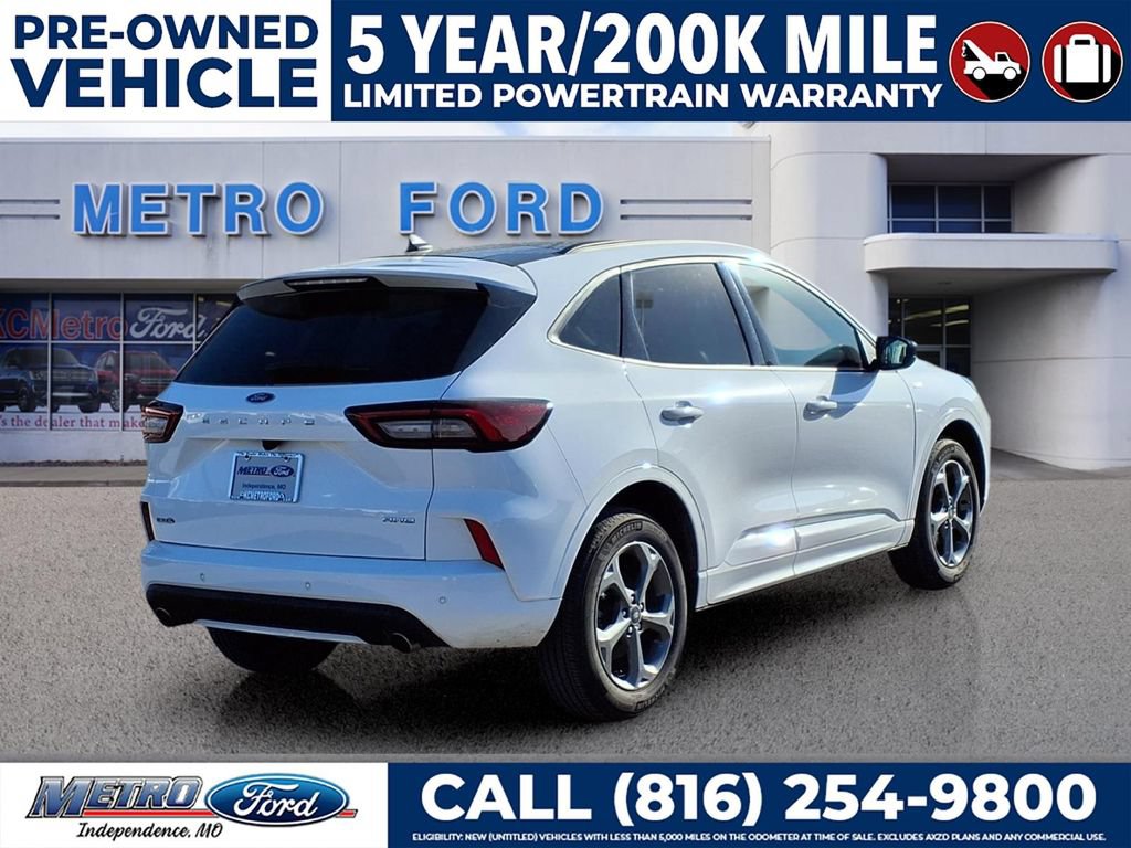 Certified 2023 Ford Escape ST-Line w/ Tech Pack #1 AWD/4WD image 3