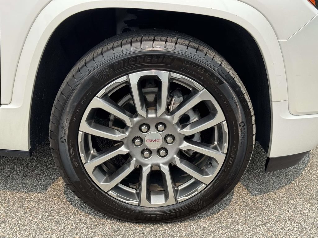 Used 2023 GMC Acadia Denali w/ Denali Ultimate Package FWD image 29