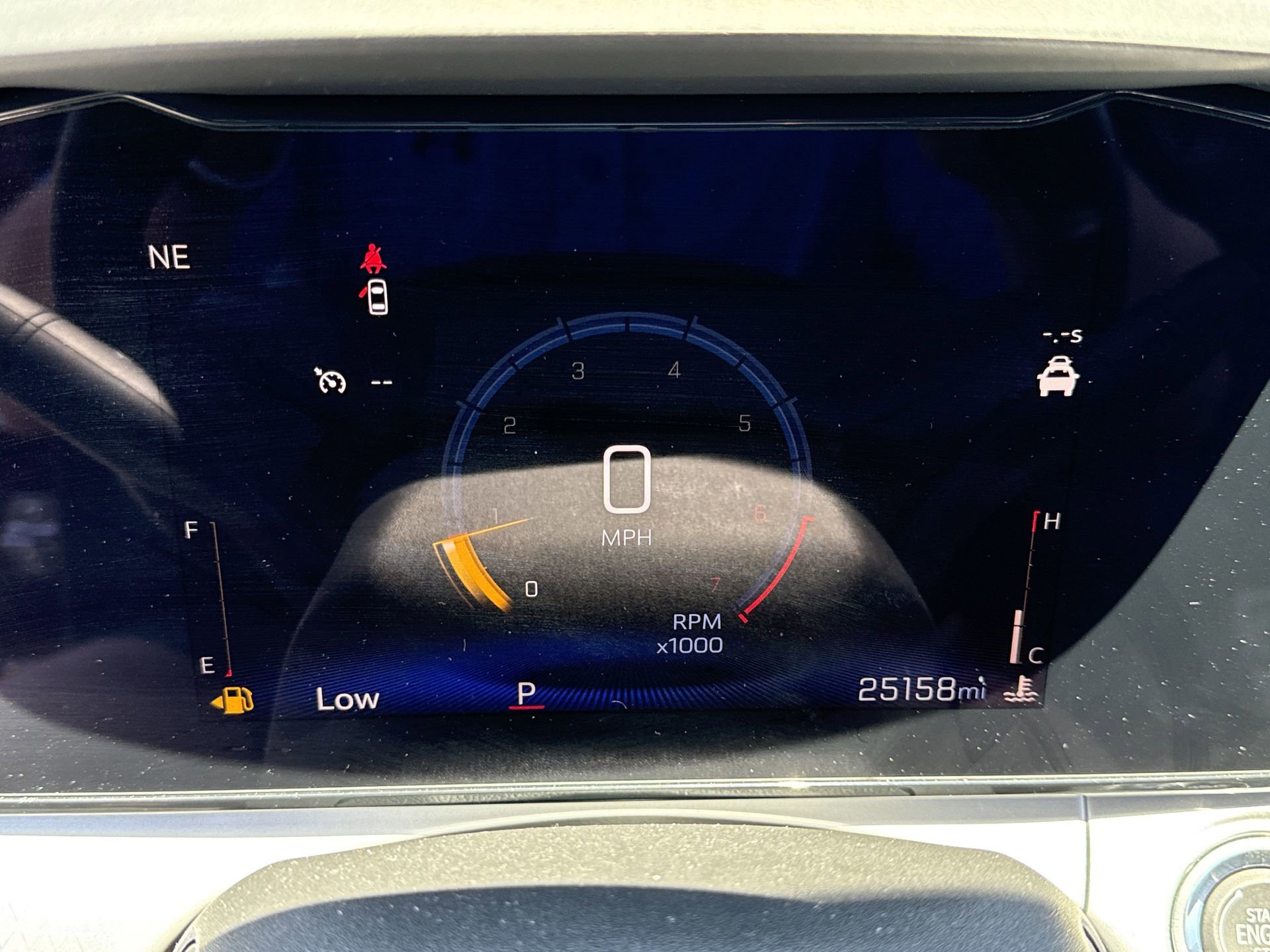 Used 2025 Chevrolet Trax LT w/ LT Convenience Package FWD image 11