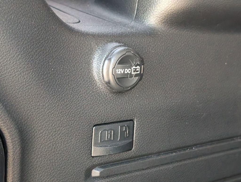 Used 2024 Jeep Wrangler Unlimited Sahara image 18