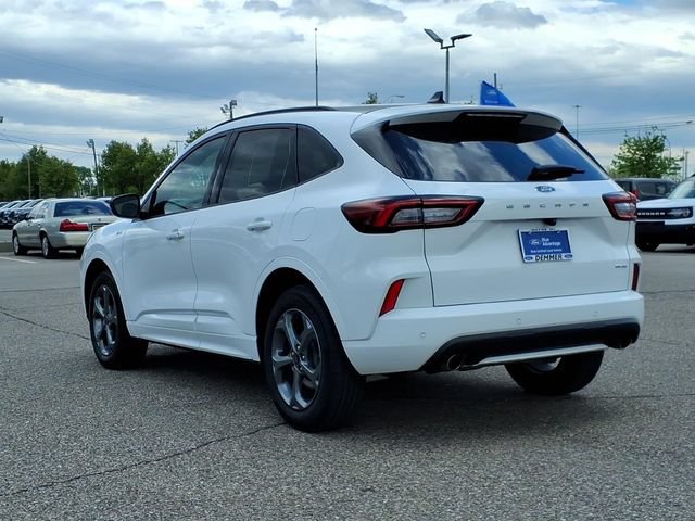 Certified 2023 Ford Escape ST-Line w/ Tech Pack #1 AWD/4WD image 4
