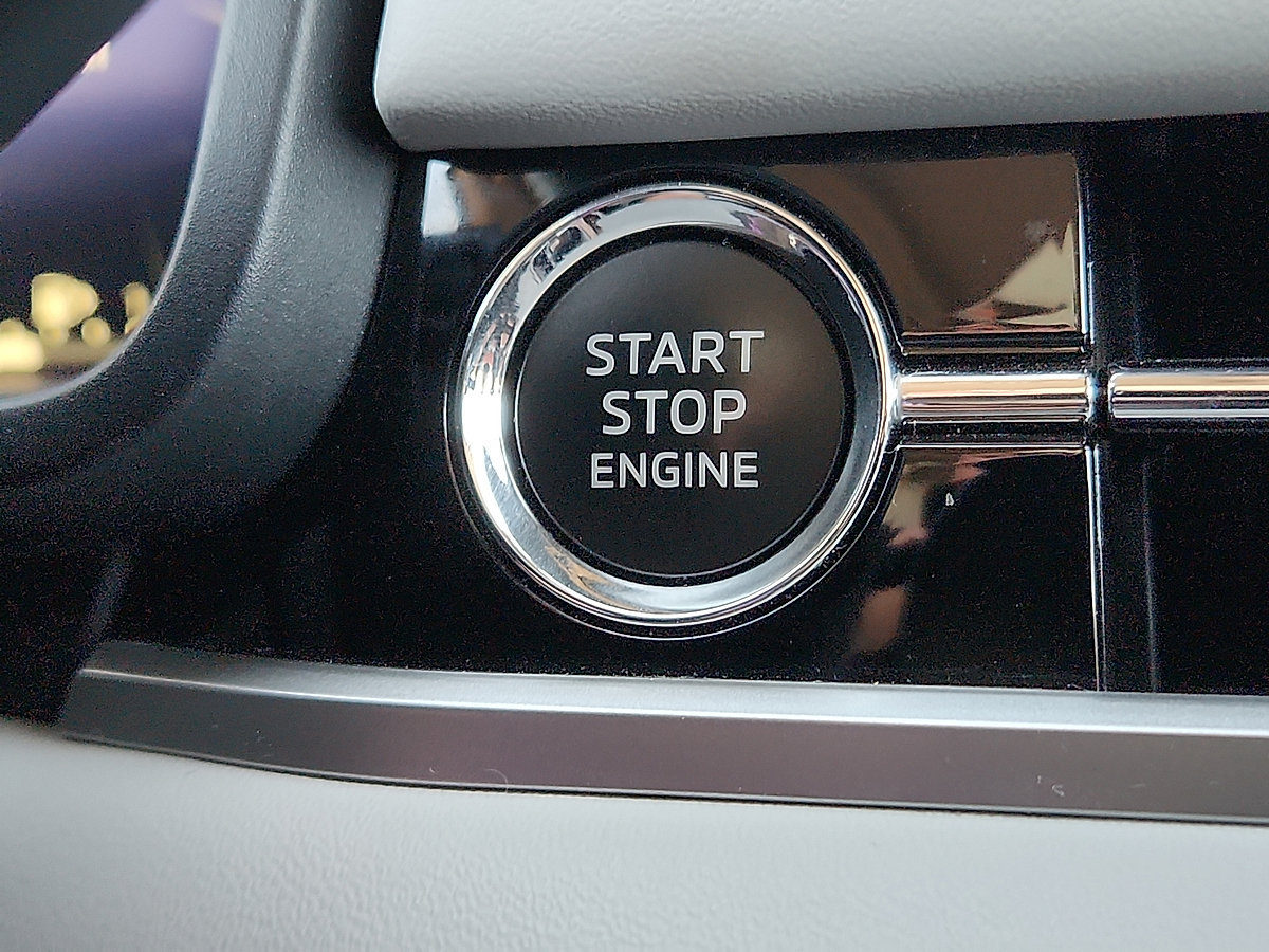 Used 2025 Mitsubishi Outlander SEL FWD image 23