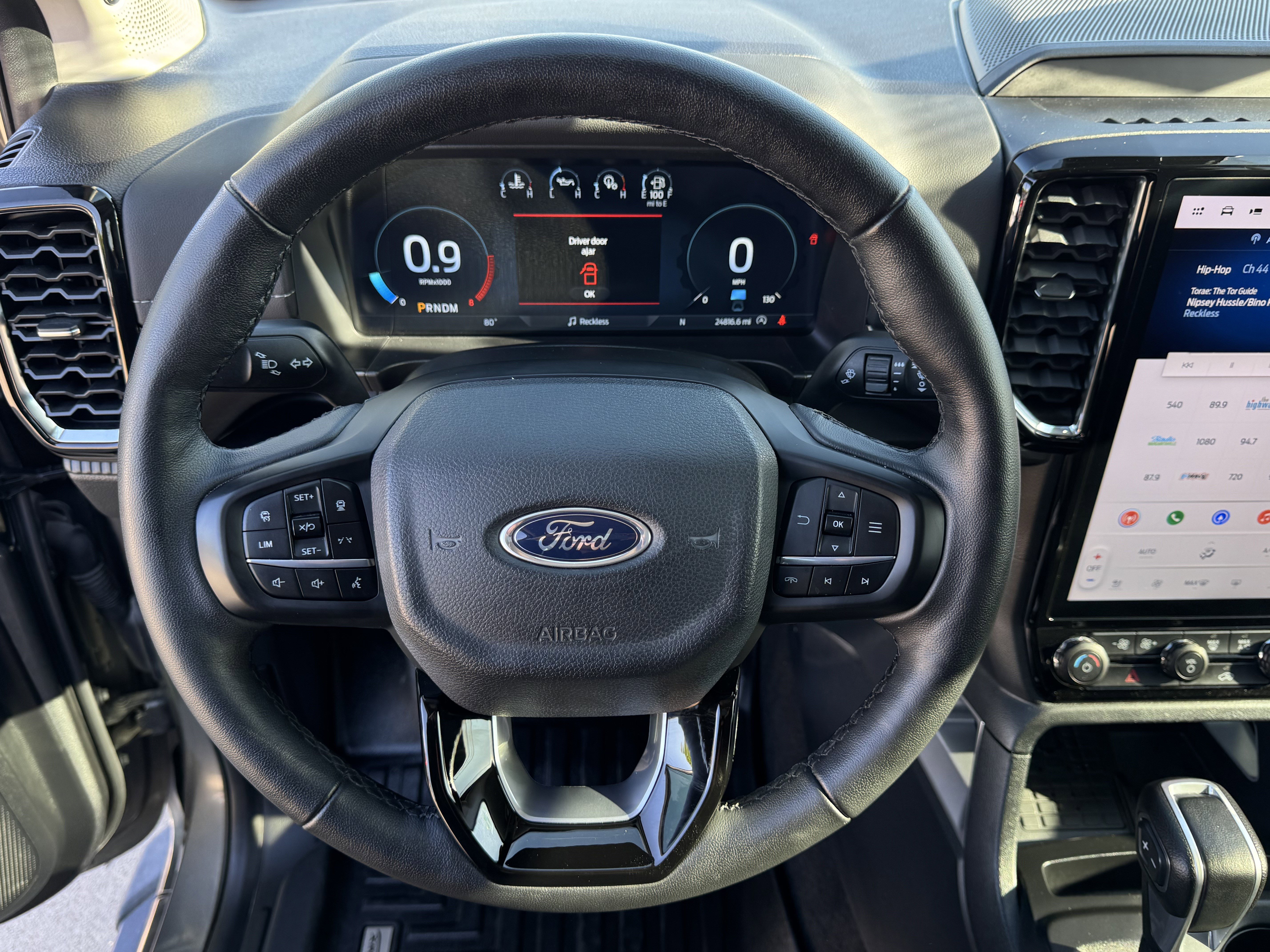 Certified 2024 Ford Ranger Lariat w/ Advanced Towing Package image 18