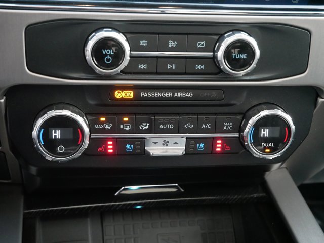 Certified 2022 Ford F350 Platinum w/ FX4 Off-Road Package image 16