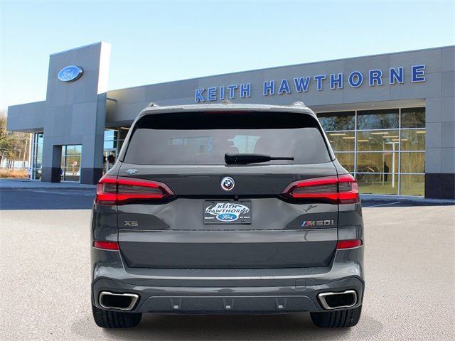 Used 2023 BMW X5 M50i w/ Executive Package image 3