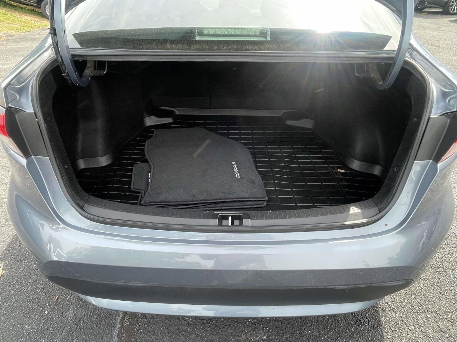 Used 2022 Toyota Corolla L FWD image 11