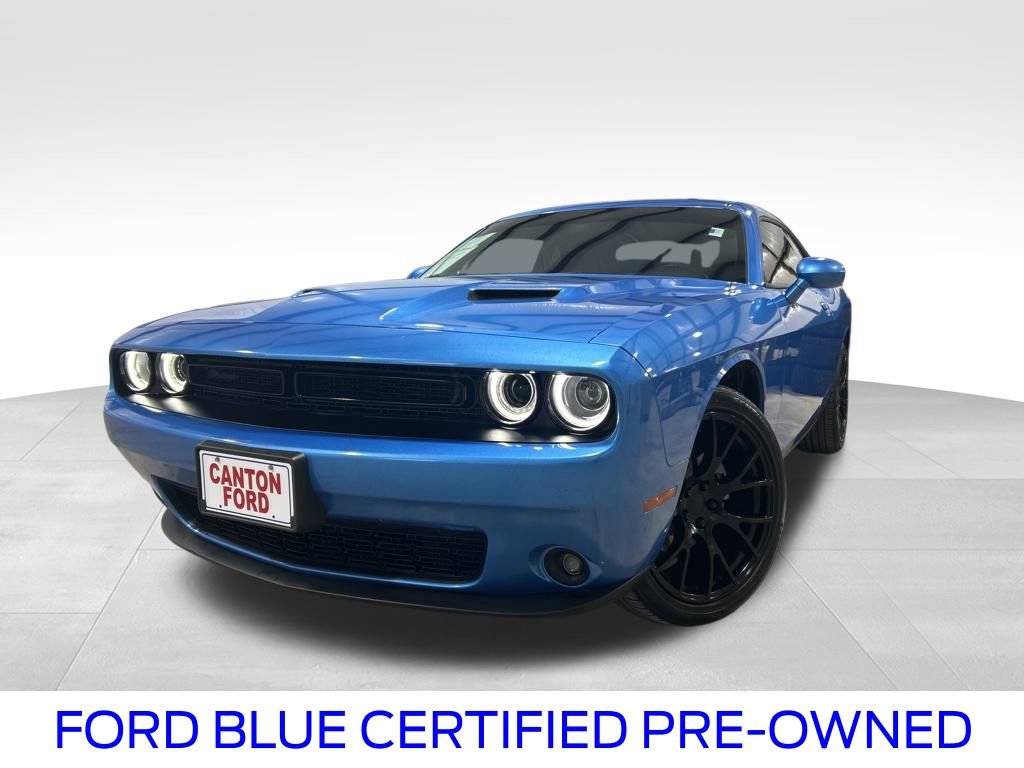 Used 2023 Dodge Challenger SXT w/ Blacktop Package image 1