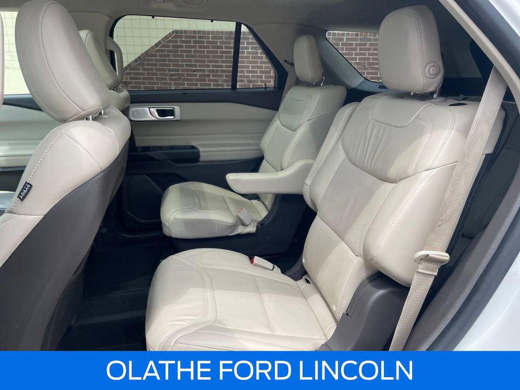 Certified 2020 Ford Explorer Platinum w/ Premium Technology Package AWD/4WD image 21
