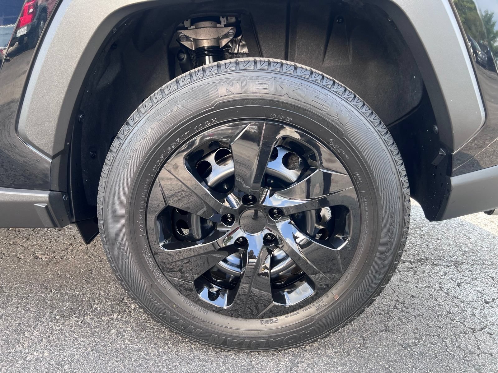Used 2019 Toyota RAV4 LE w/ All Weather Liner Package AWD/4WD image 20