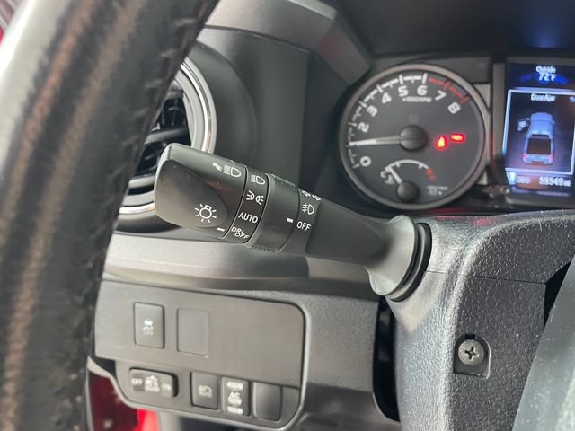 Used 2021 Toyota Tacoma TRD Off-Road w/ Technology Package AWD/4WD image 14