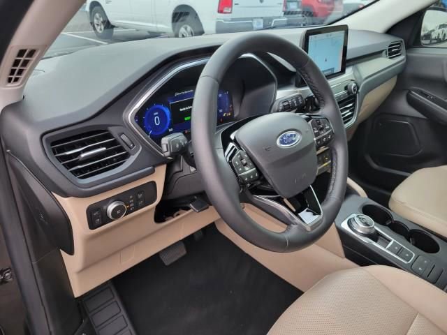 Certified 2022 Ford Escape Titanium image 26