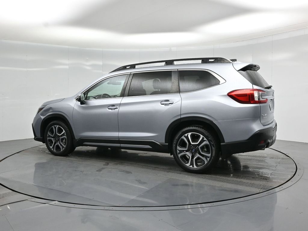 Used 2023 Subaru Ascent Limited w/ Technology Package AWD/4WD image 7