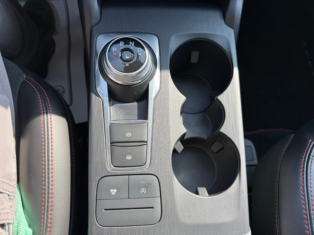 Certified 2022 Ford Escape SEL w/ SEL Stealth AWD Package image 22